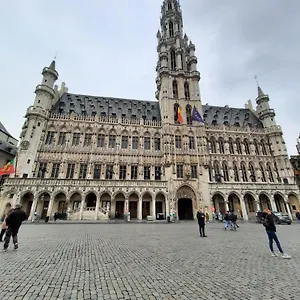 Sleep And Enjoy Bruselas