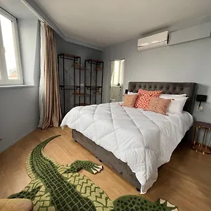 La Piece Hotel